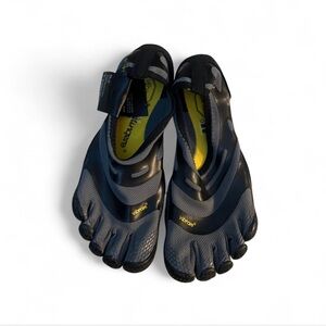 Vibram FiveFingers EL-X Grey and Black Shoes
